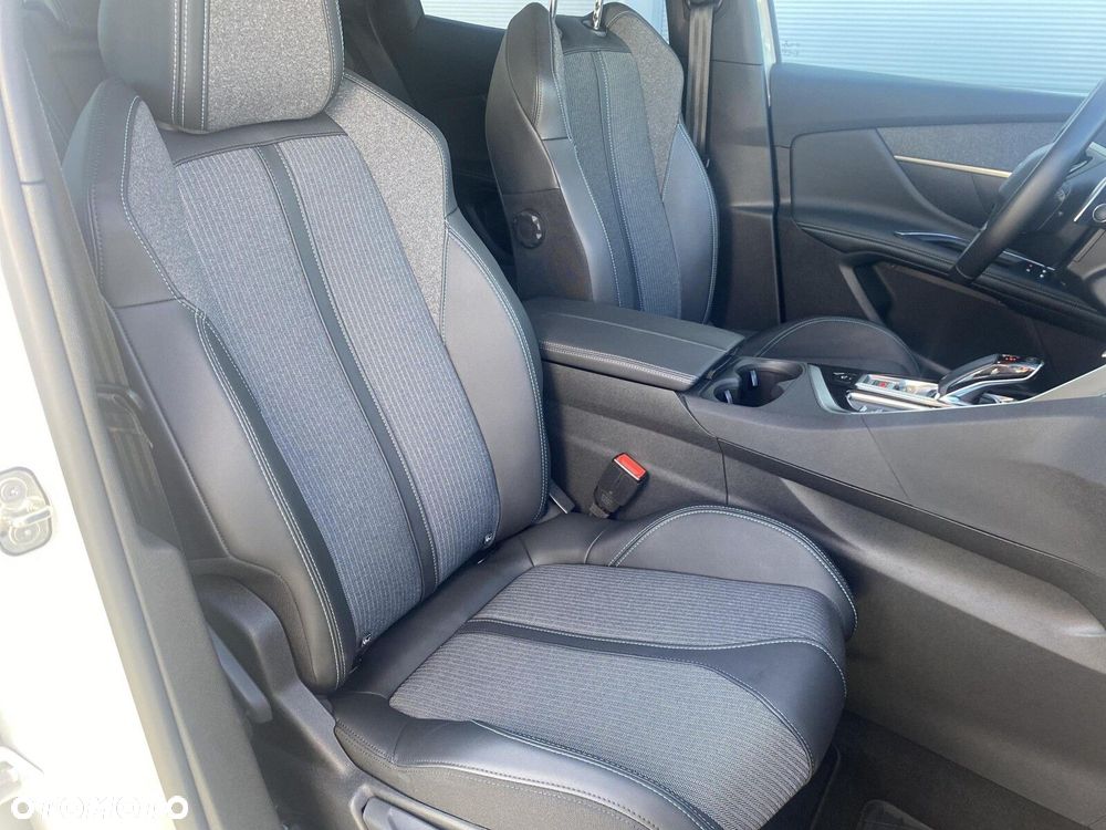 Peugeot 3008 - 24