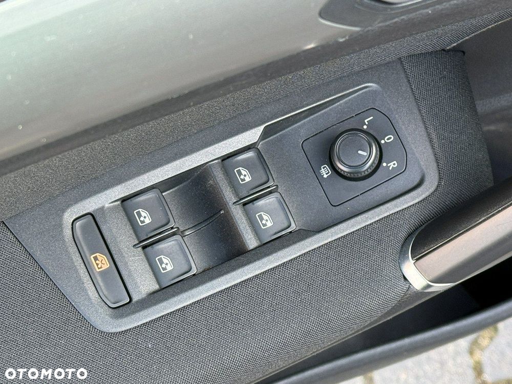 Volkswagen Touran 1.6 TDI SCR DSG IQ.DRIVE - 14