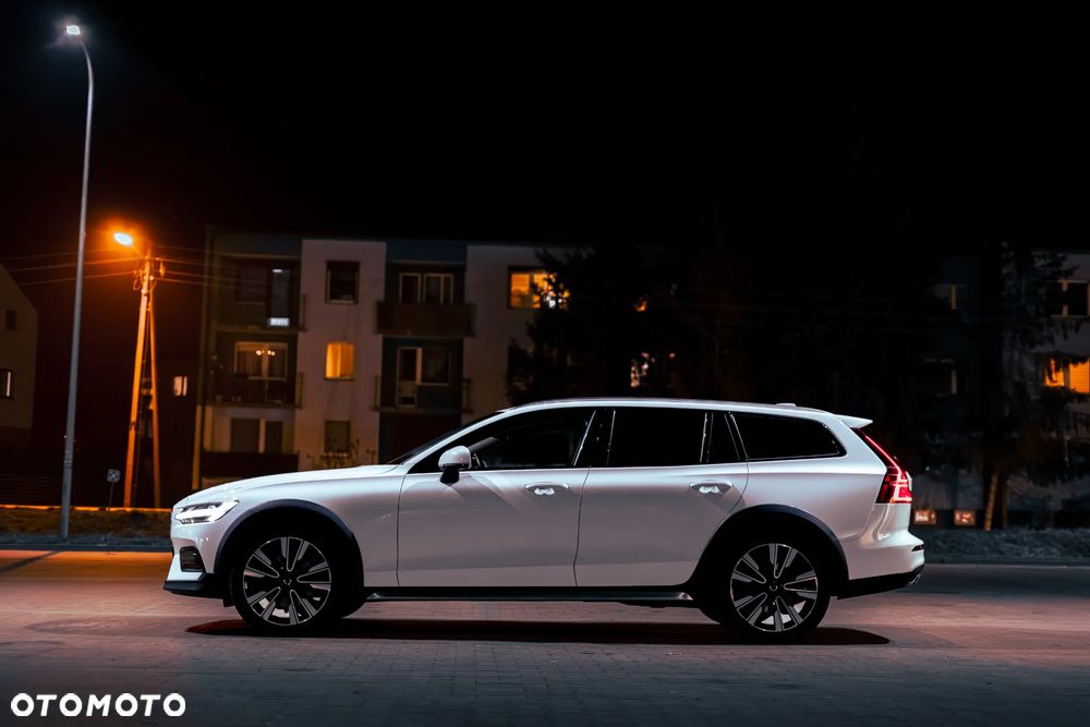 Volvo V60 D4 AWD Momentum Pro - 5