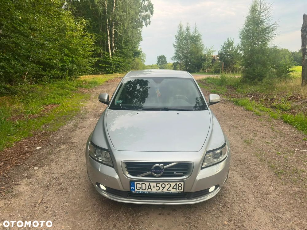 Volvo S40 D3 R-Design - 1