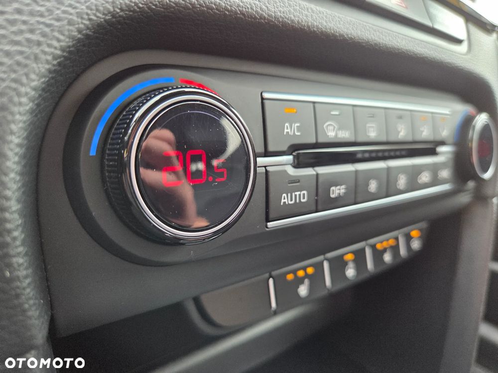 Kia Ceed 1.5 T-GDI L Business Line Plus DCT - 27