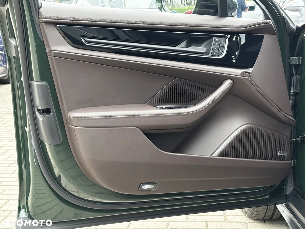 Porsche Panamera Turbo E-Hybrid PHEV - 26
