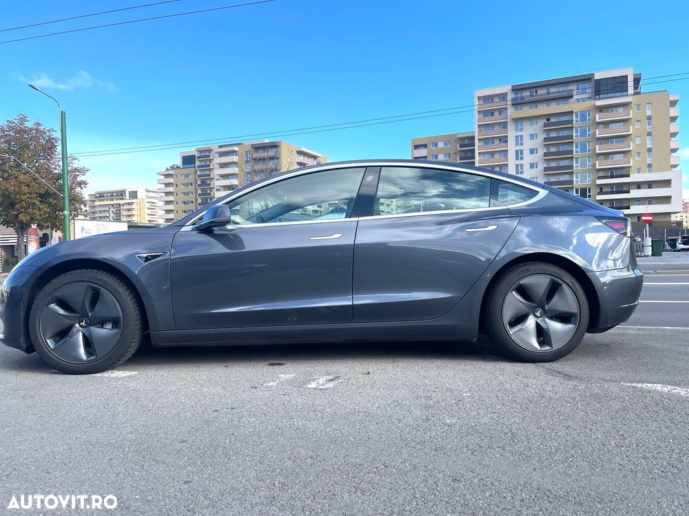 Tesla Model 3 - 2