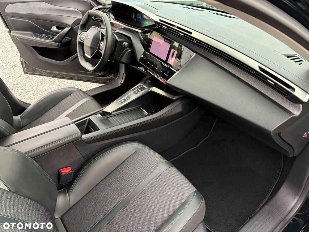 Peugeot 308 1.6 Hybrid PHEV Allure Pack EAT8 - 29