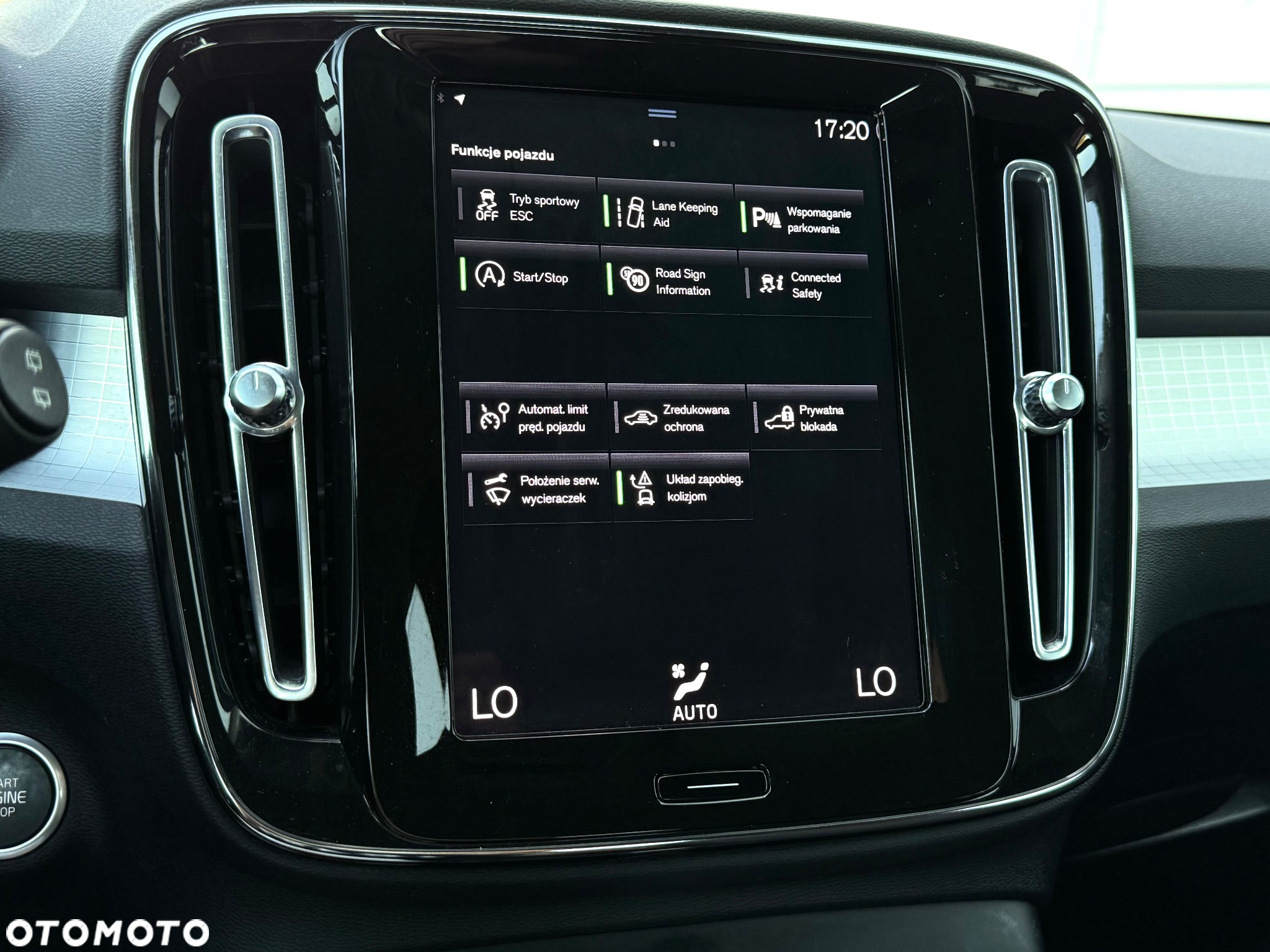 Volvo XC 40 T3 Geartronic Momentum Pro - 14