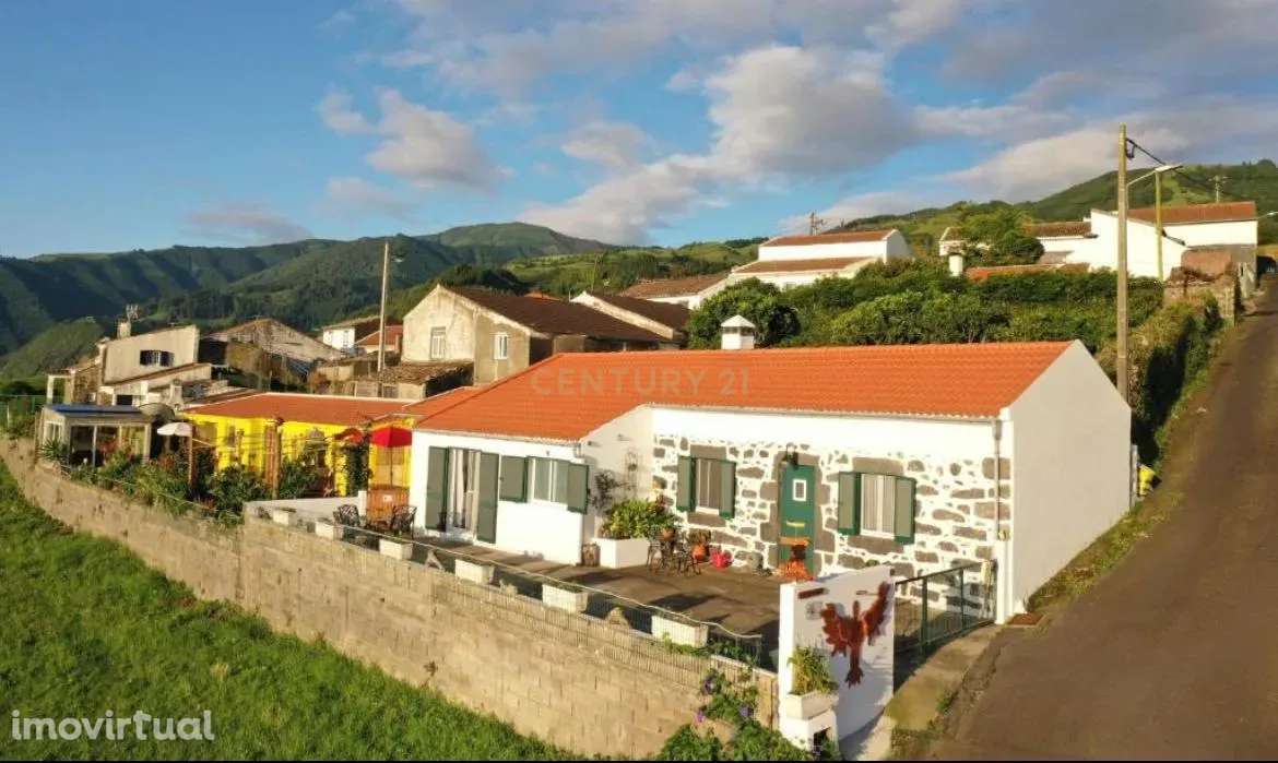 Casa Renovada em Nordeste, Ilha de São Miguel - Grande imagem: 2/17