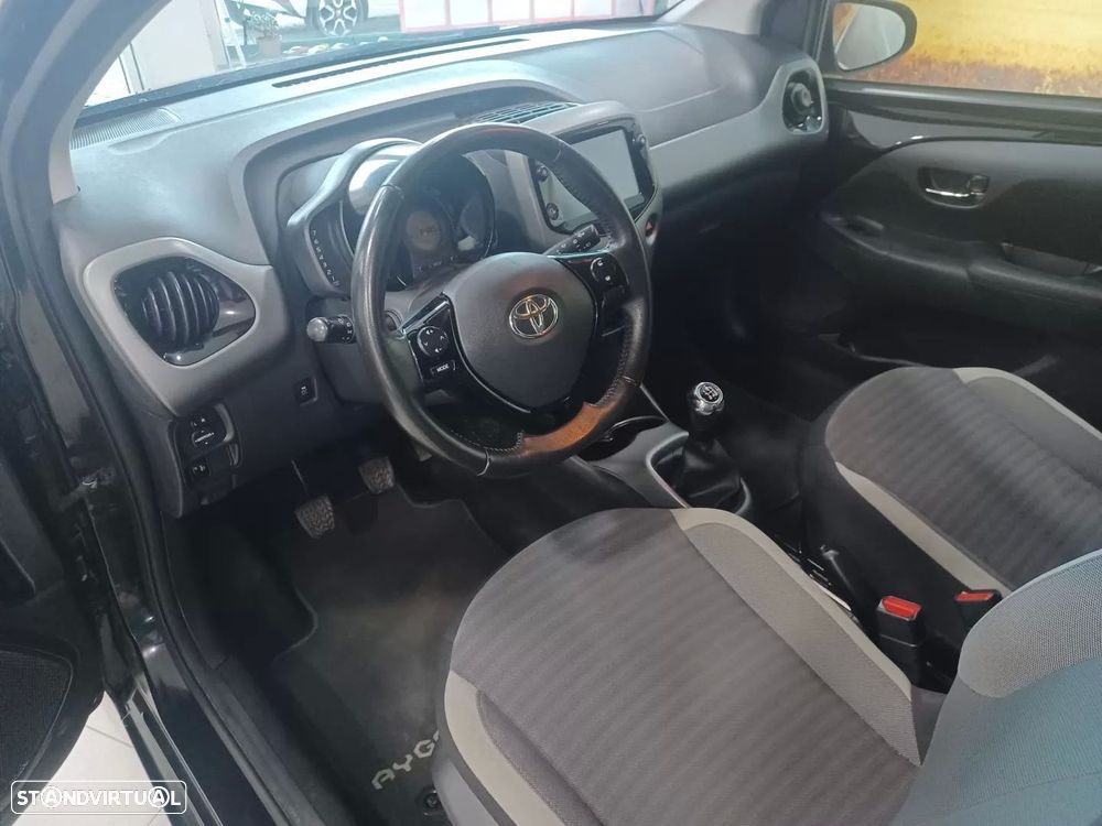 Toyota Aygo x-play club - 10