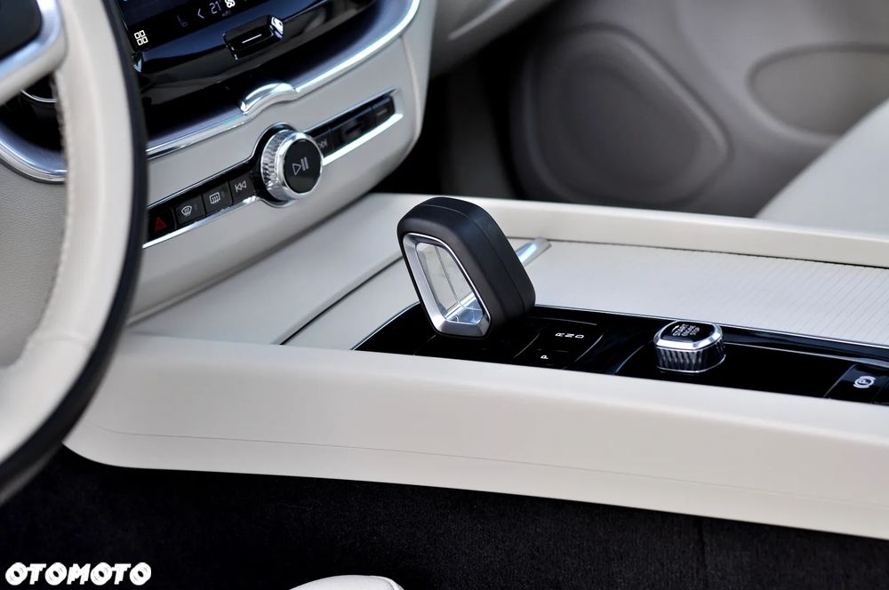 Volvo XC 60 T6 AWD Recharge Geartronic Inscription - 30