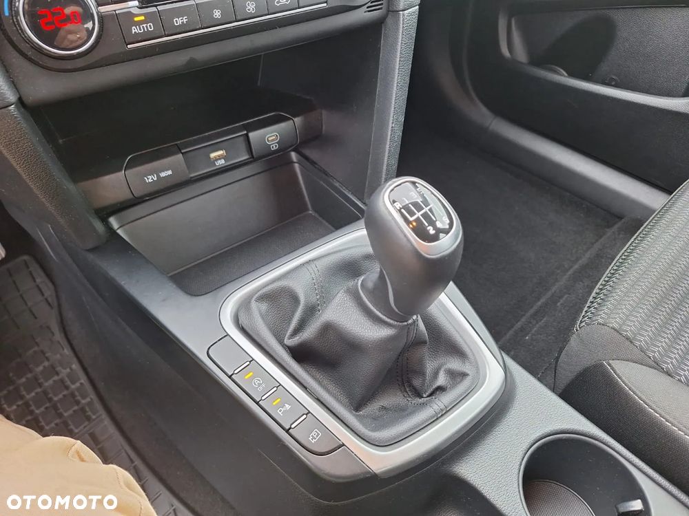 Kia Ceed 1.5 T-GDI M - 19