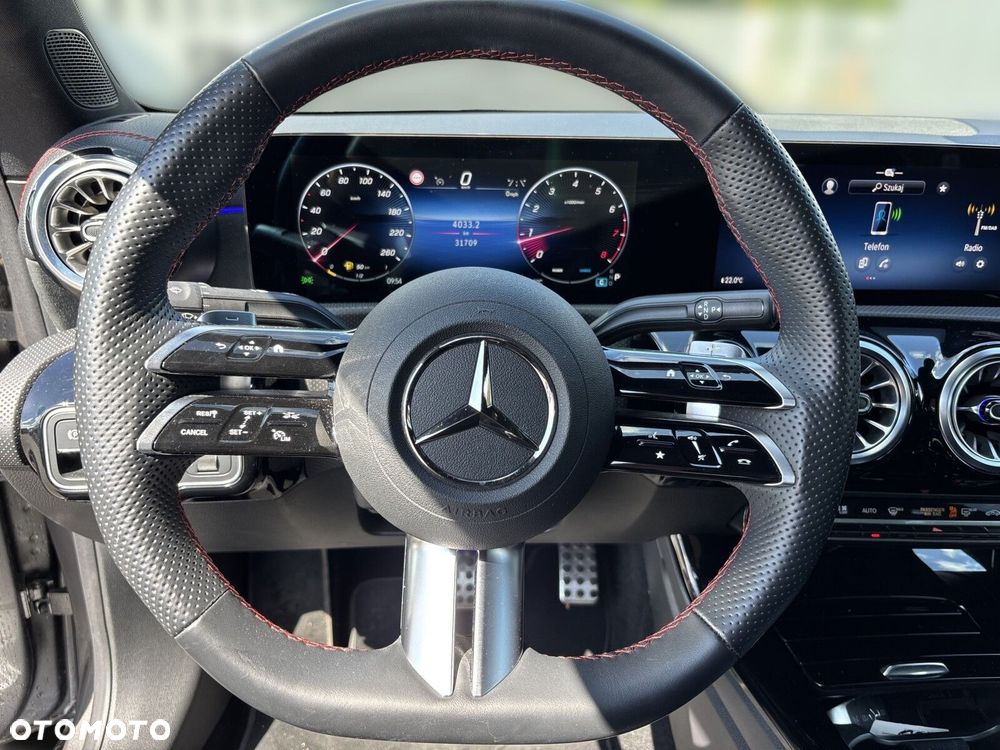 Mercedes-Benz CLA - 12