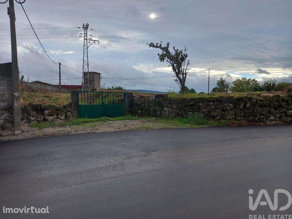 Terreno em Adoufe e Vilarinho de Samardã de 4221,00 m2 - Grande imagem: 5/13