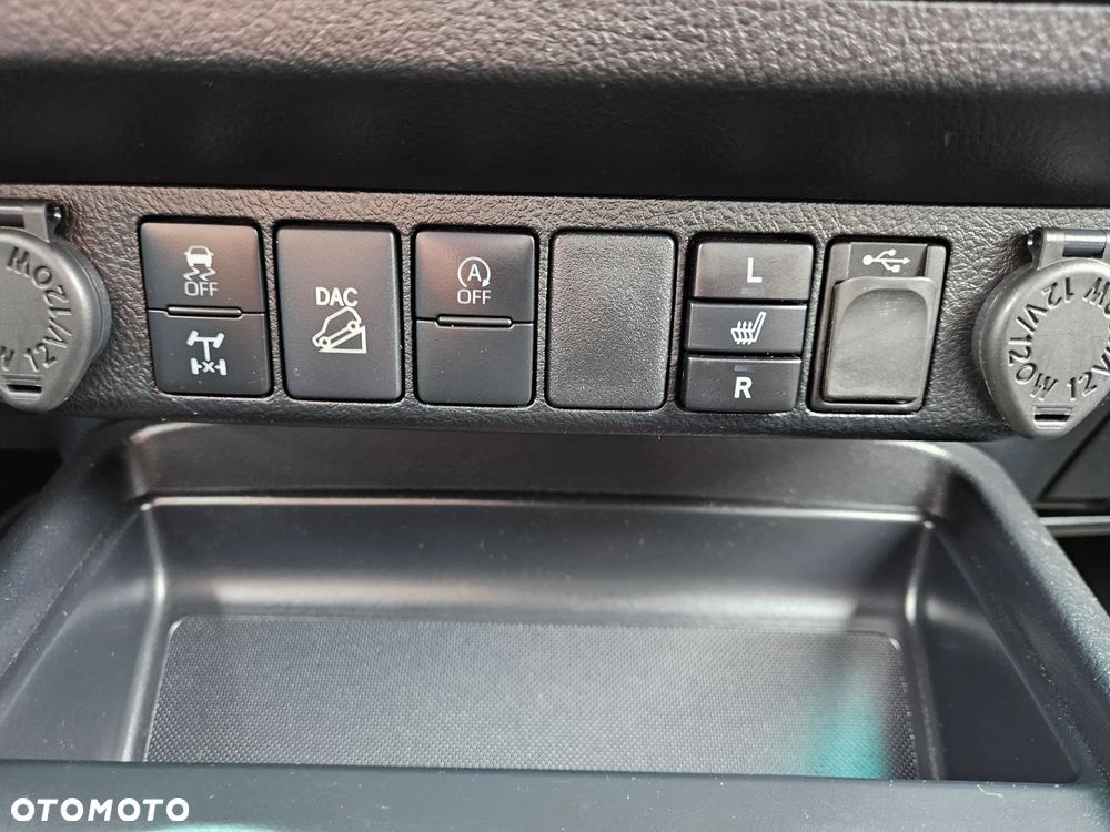 Toyota Hilux 2.8 D-4D Double Cab Invincible 4x4 - 17