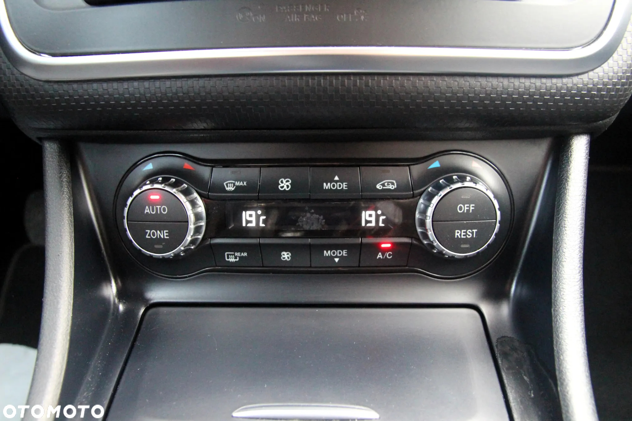 Mercedes-Benz Klasa A 180 d 7G-DCT AMG Line - 32