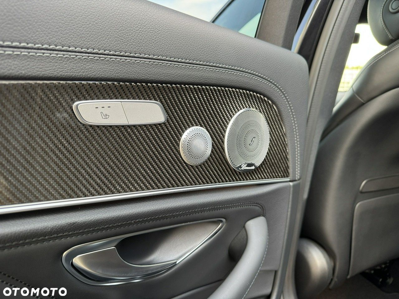 Mercedes-Benz Klasa E AMG 63 4Matic AMG Speedshift 9G-MCT - 36