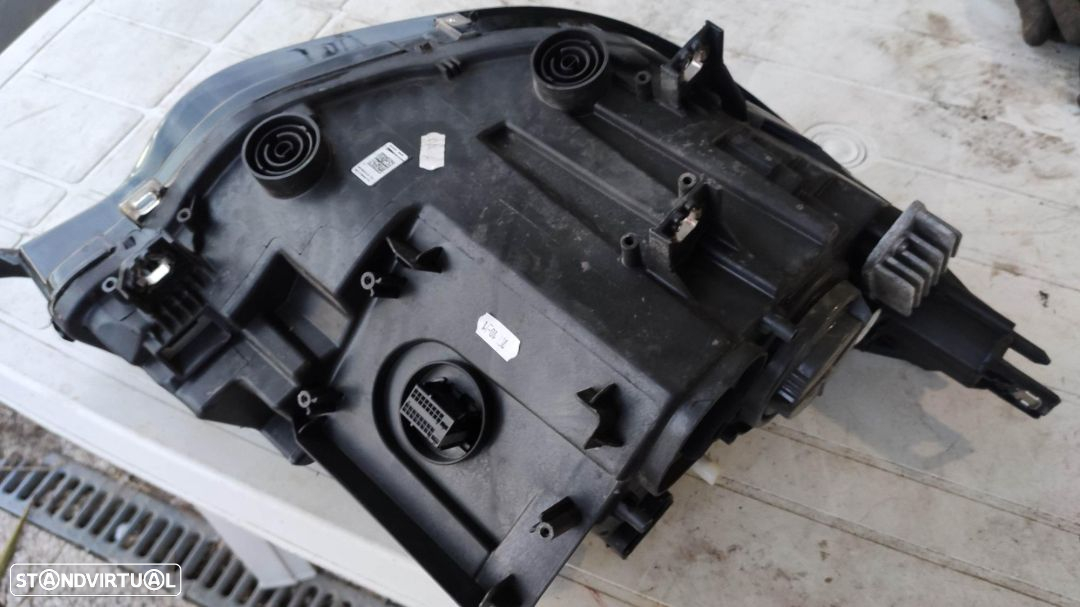 farol esquerdo full Led Adaptativ BMW i3 - 5
