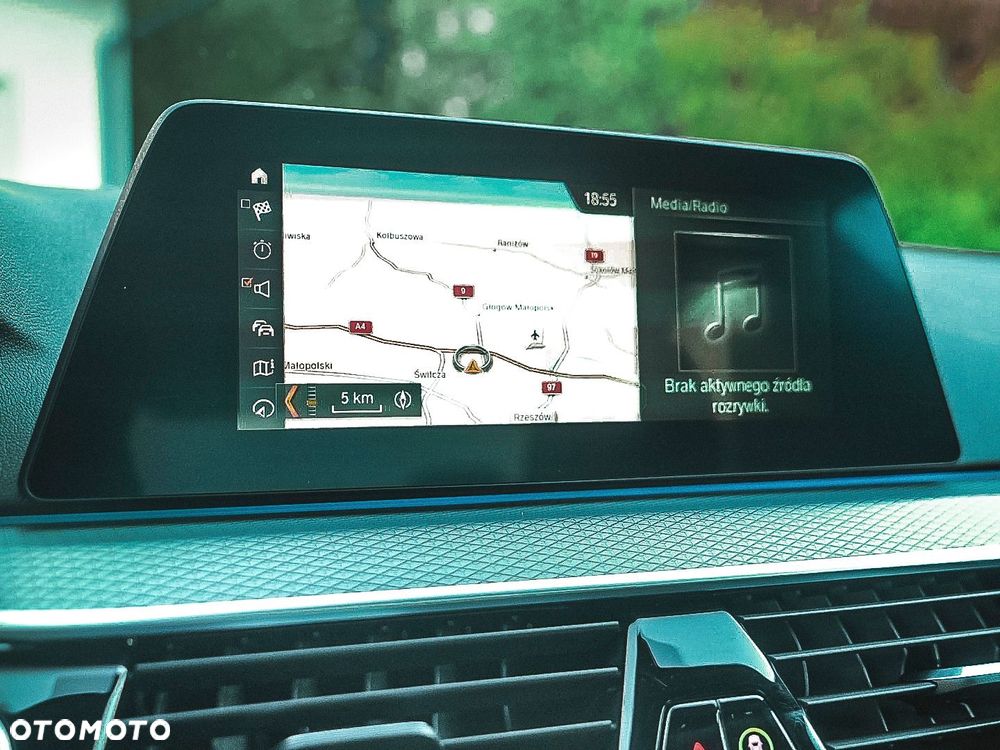 BMW Seria 5 530i xDrive M Sport sport - 28