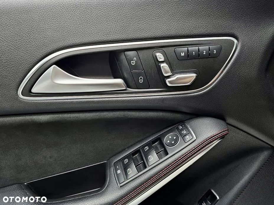Mercedes-Benz CLA - 12