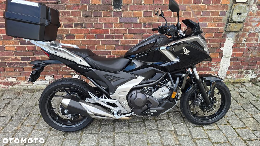 Honda NC - 18
