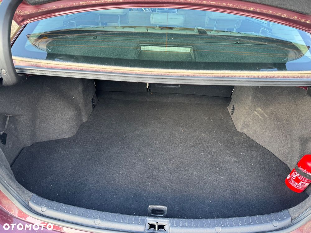 Toyota Avensis 1.8 Premium MS - 10
