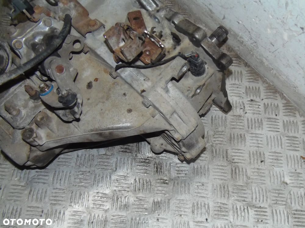 SKRZYNIA BIEGÓW MITSUBISHI OUTLANDER I 2.0 B MANUAL W5M421ZB1 - 4