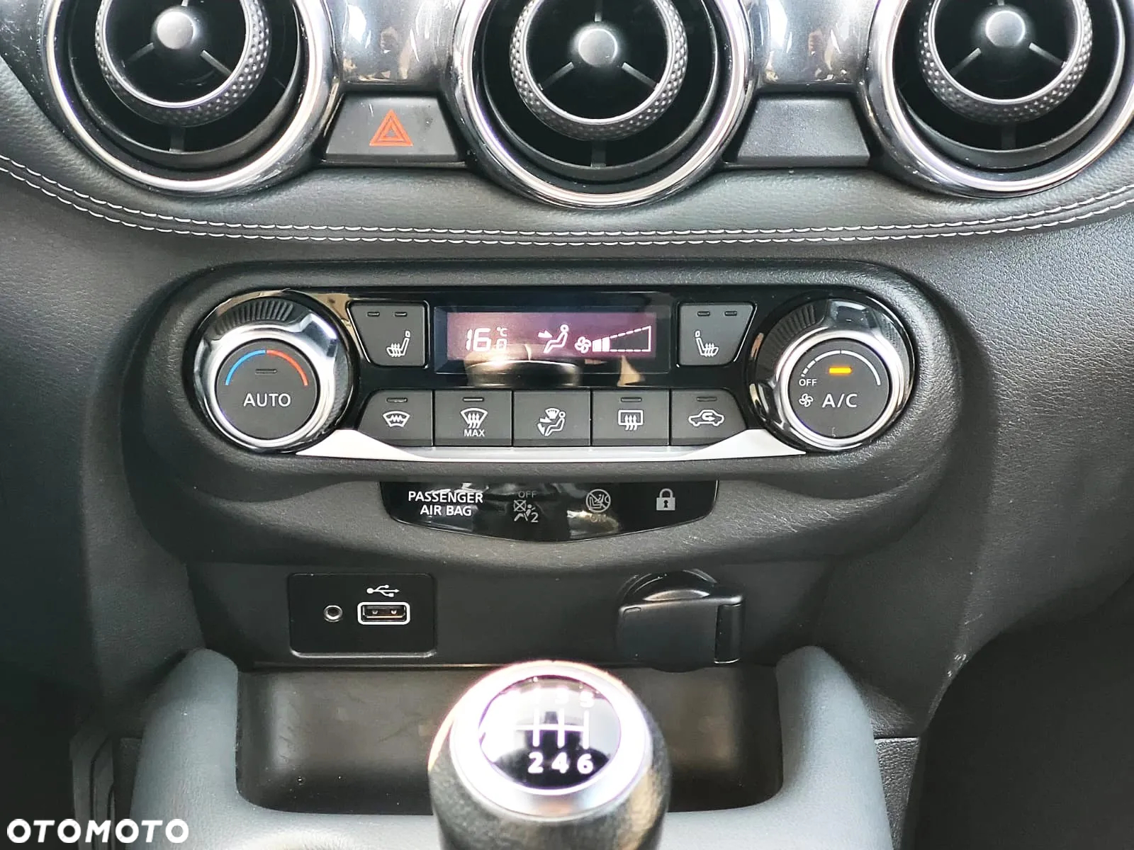 Nissan Juke 1.0 DIG-T N-Connecta - 28