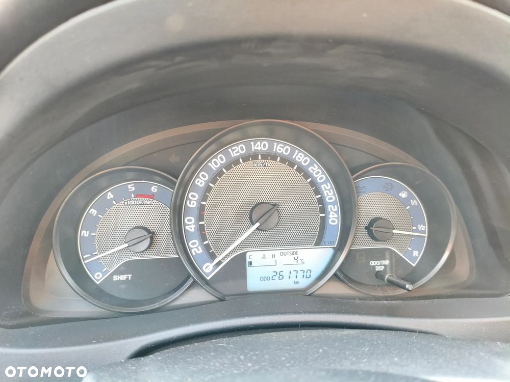 Toyota Auris 1.4 D-4D Active - 10