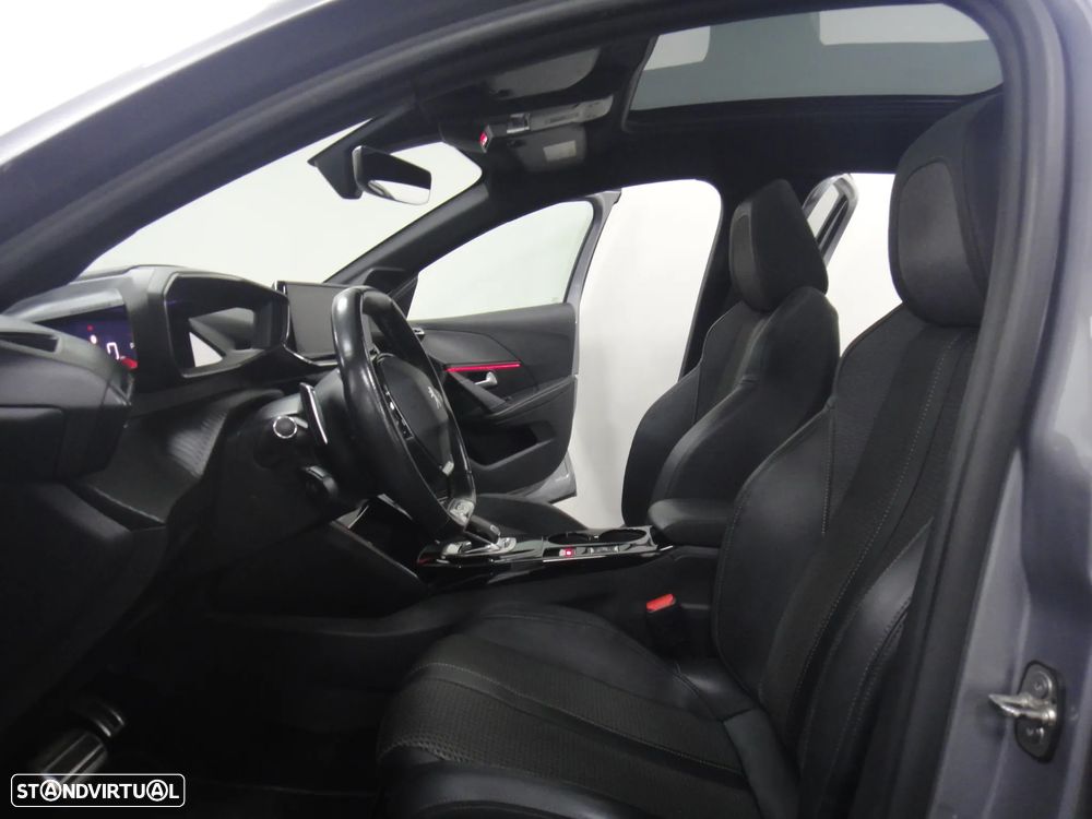 Peugeot 208 PureTech 130 EAT8 GT Pack - 11