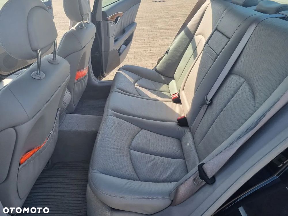 Mercedes-Benz Klasa E 320 Elegance - 13