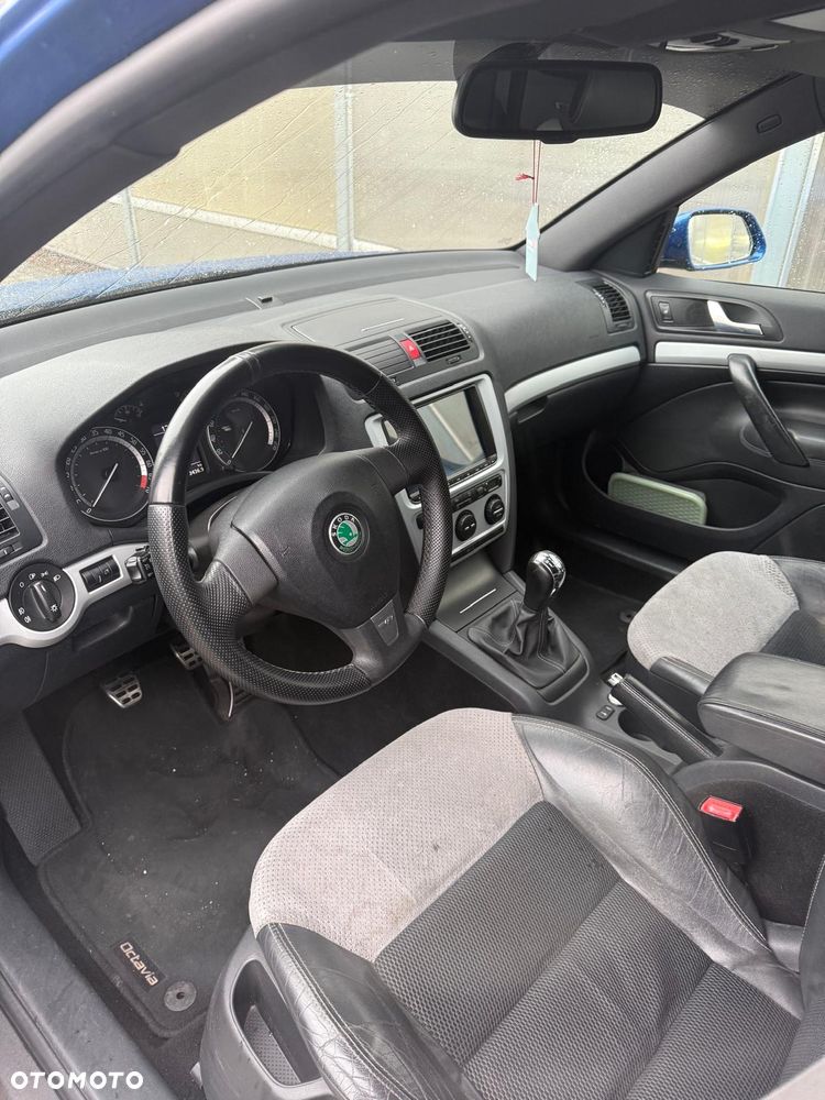 Skoda Octavia 2.0 TFSI RS - 10