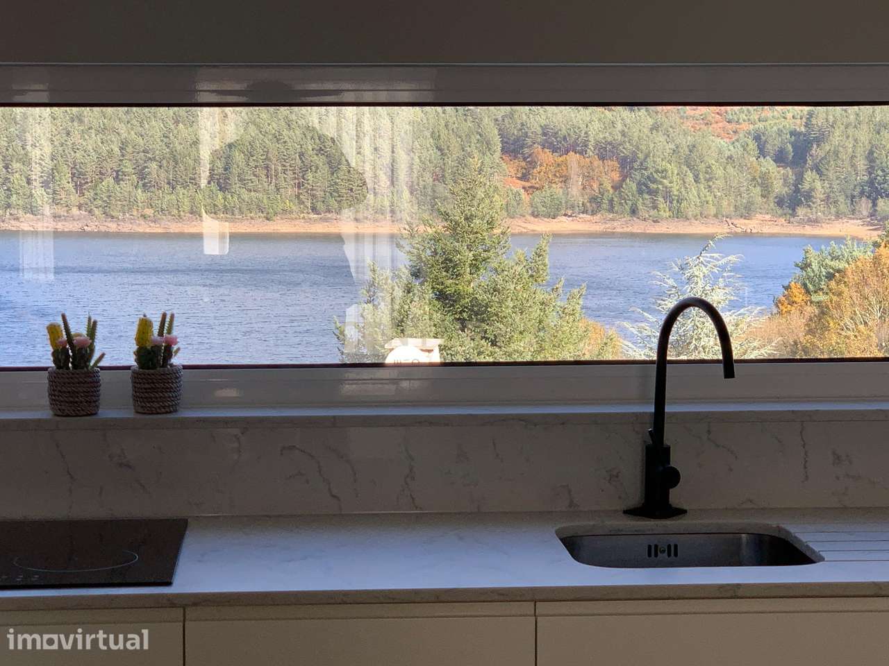 Gerês | Moradia T4 de Luxo com Piscina Privada e Vista Albufeira de Ve - Grande imagem: 5/58
