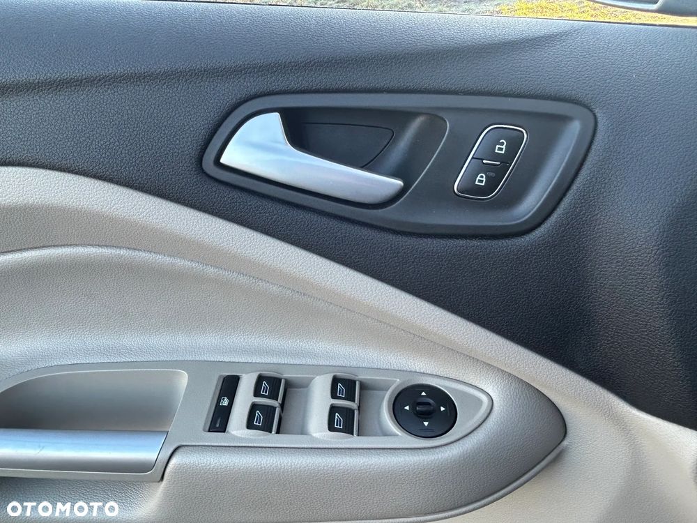 Ford Kuga - 14