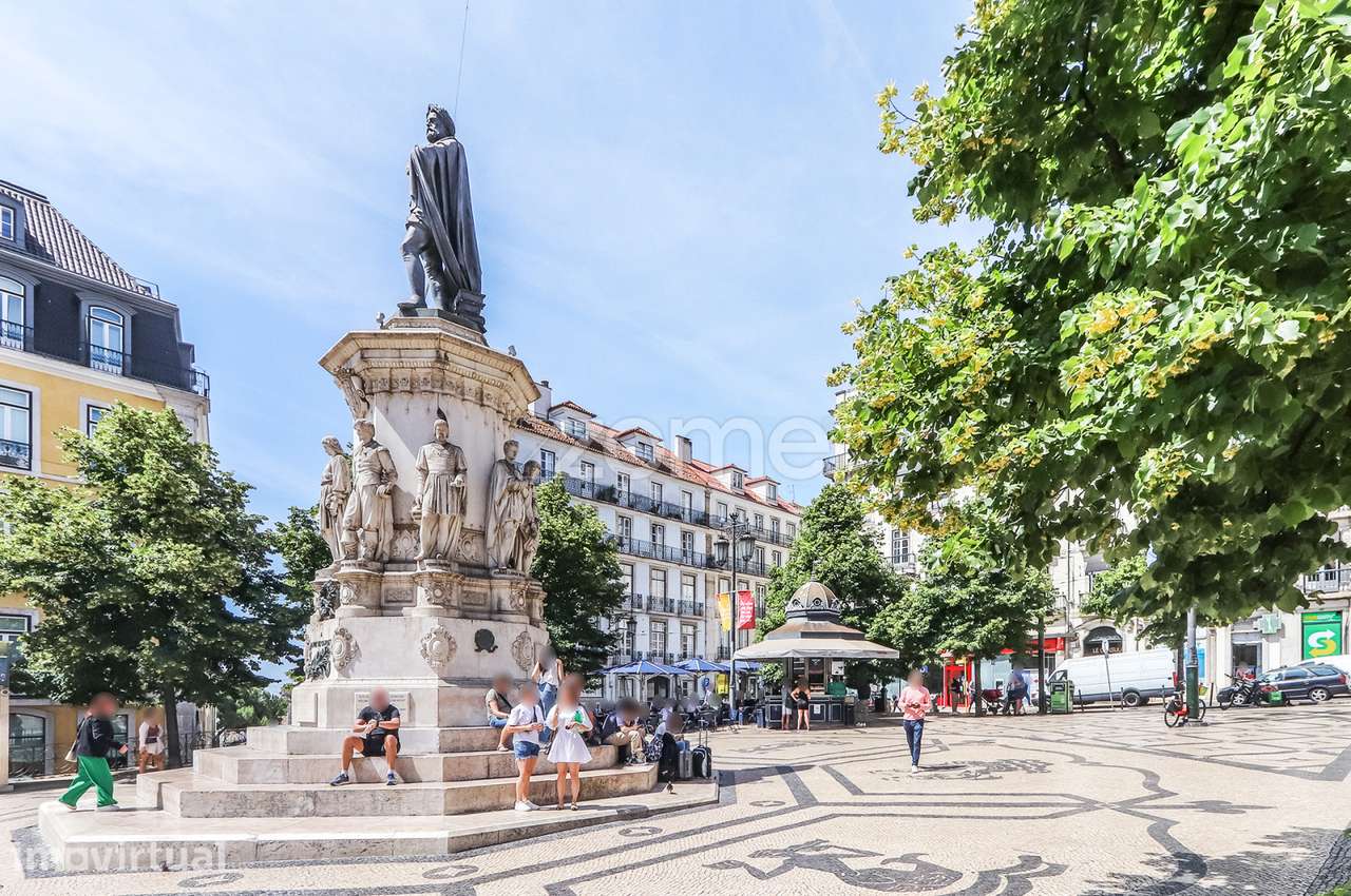T2 Praça Luís de Camões no Chiado - Grande imagem: 2/30