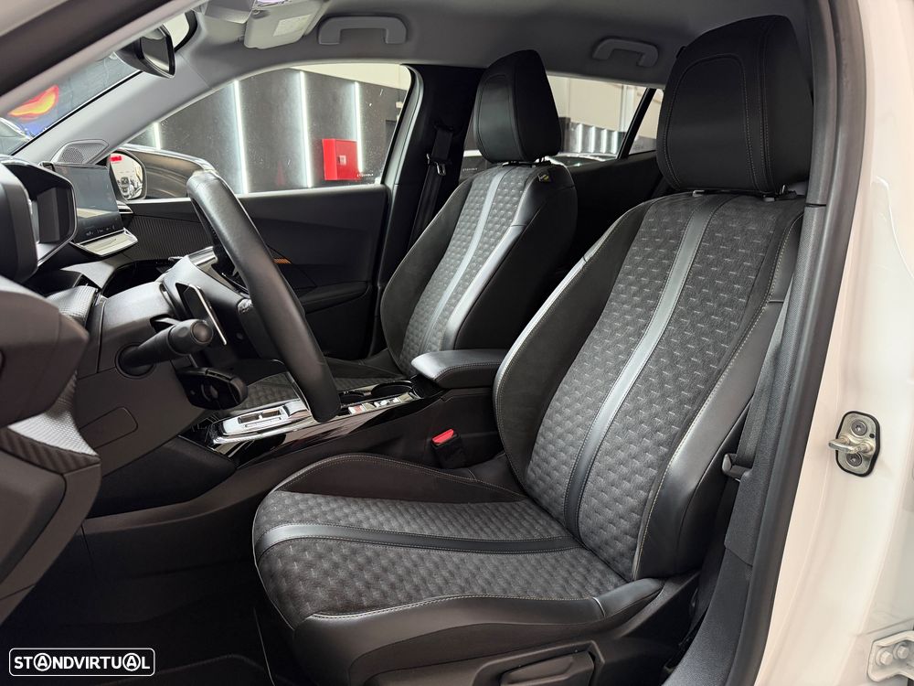 Peugeot 2008 PureTech 130 EAT8 Allure Pack - 4