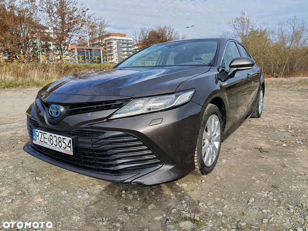 Toyota Camry - 2