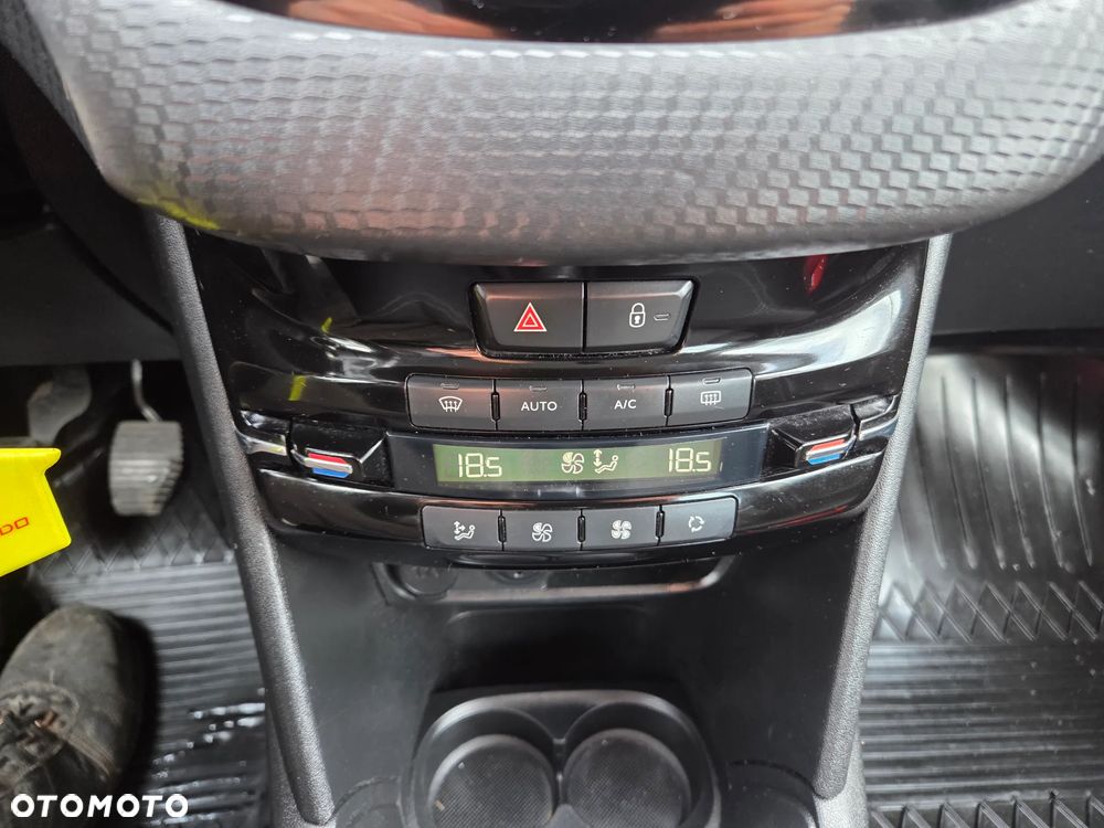 Peugeot 208 PureTech 110 Stop & Start Active - 12