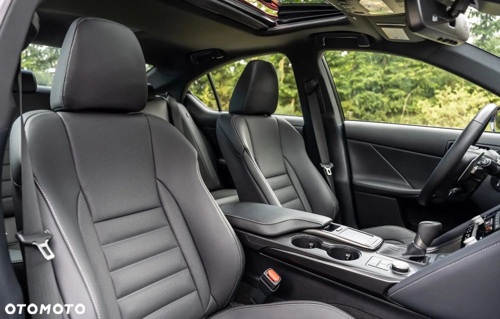 Lexus Inny - 17