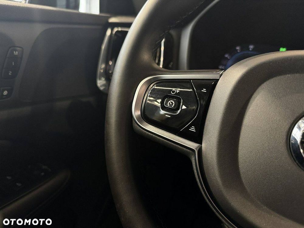 Volvo V60 Cross Country - 25