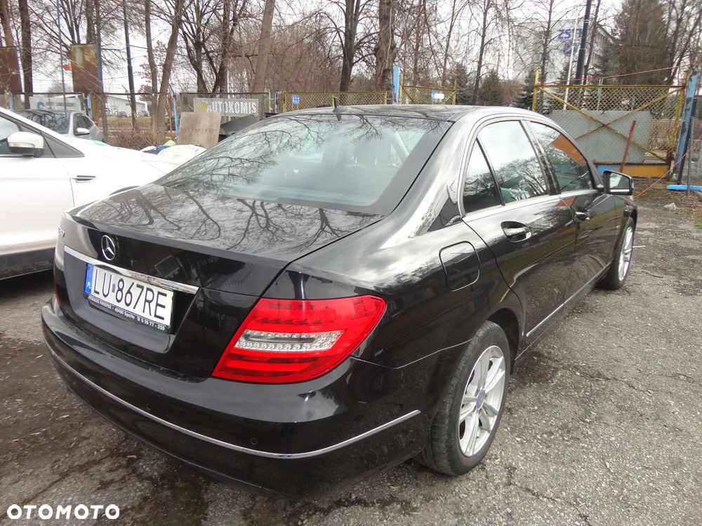 Mercedes-Benz Klasa C 180 BlueEFFICIENCY Avantgarde - 4