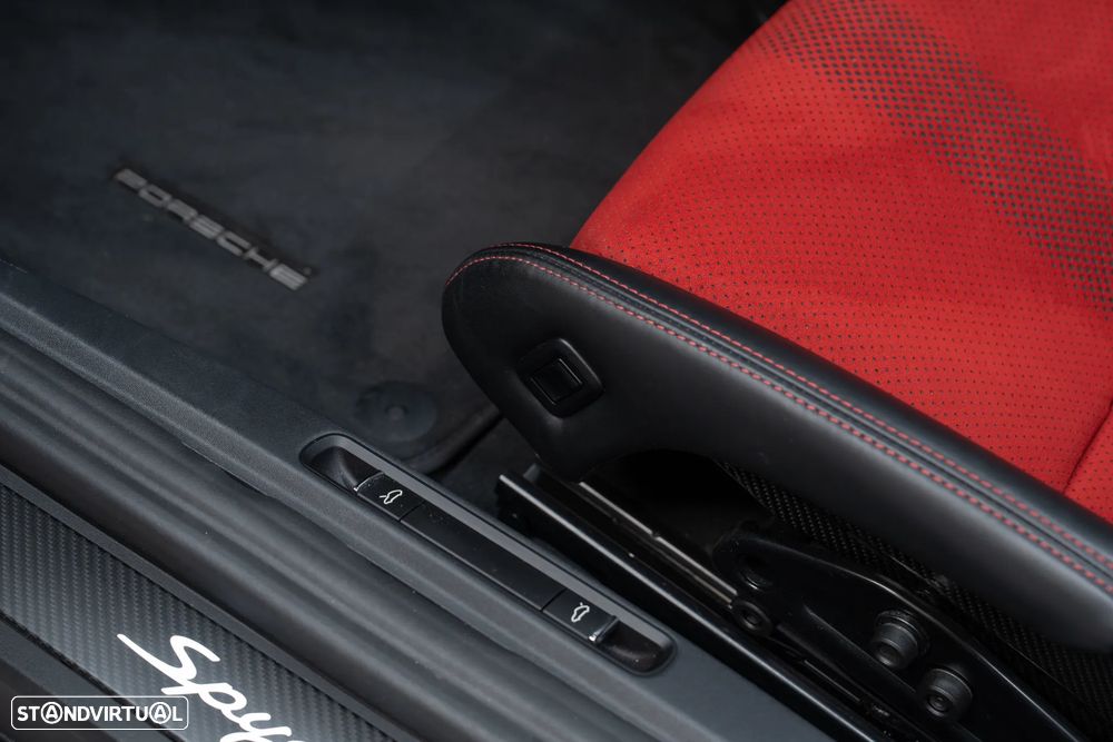Porsche 718 Spyder RS - 32