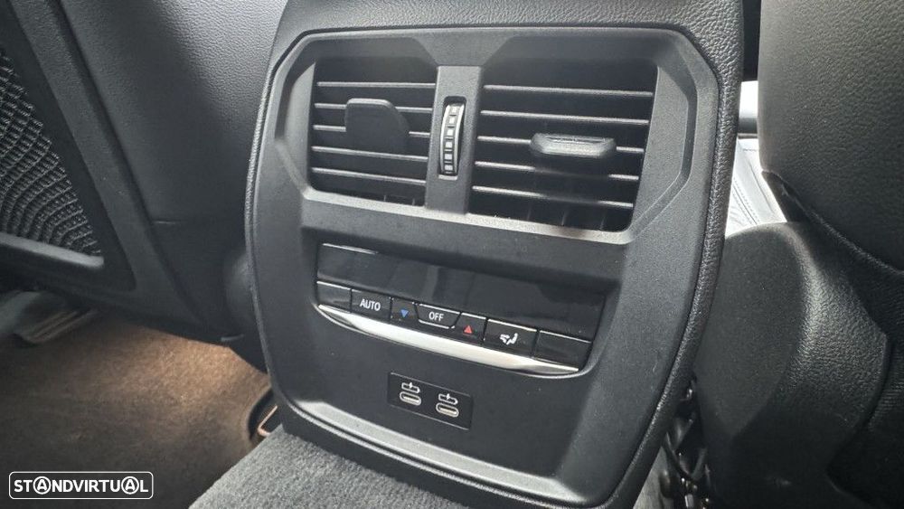 BMW i4 eDrive40 - 17