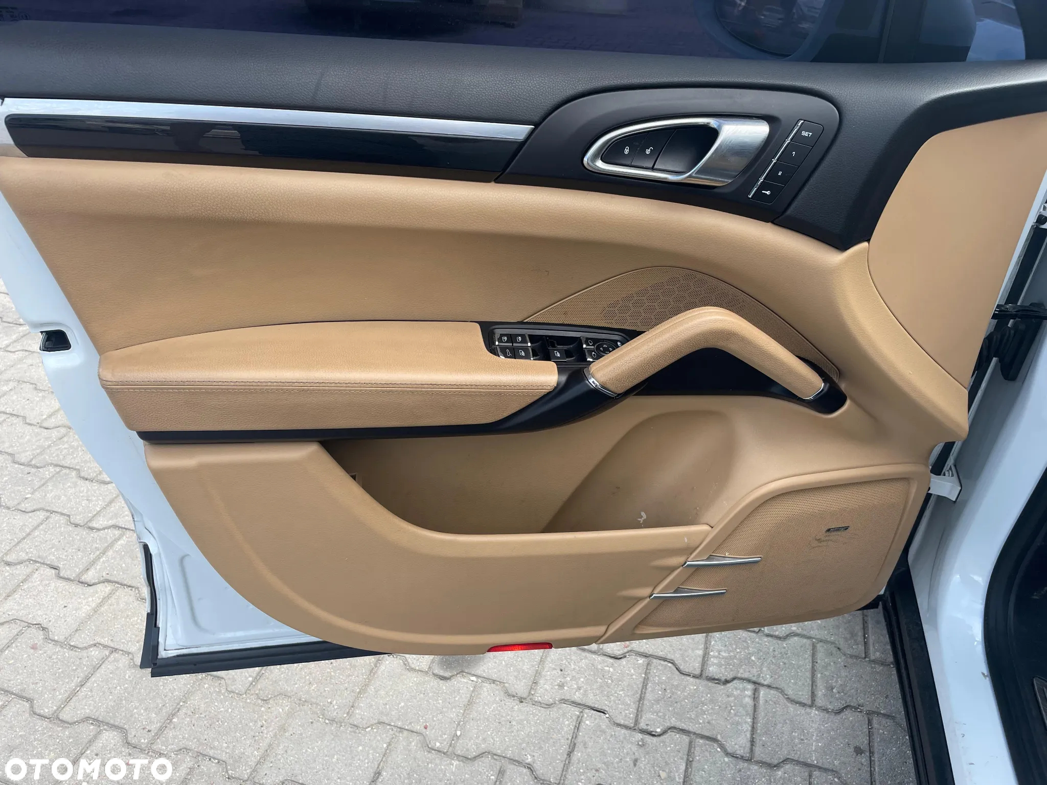 Porsche Cayenne Standard - 12
