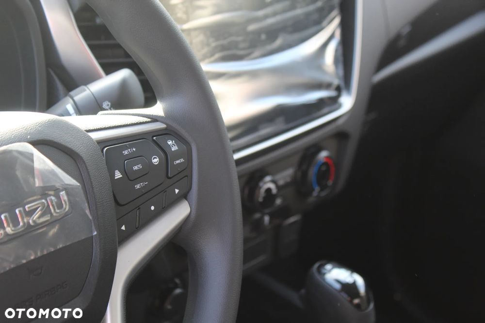 Isuzu D-Max 1.9 DC LS - 19