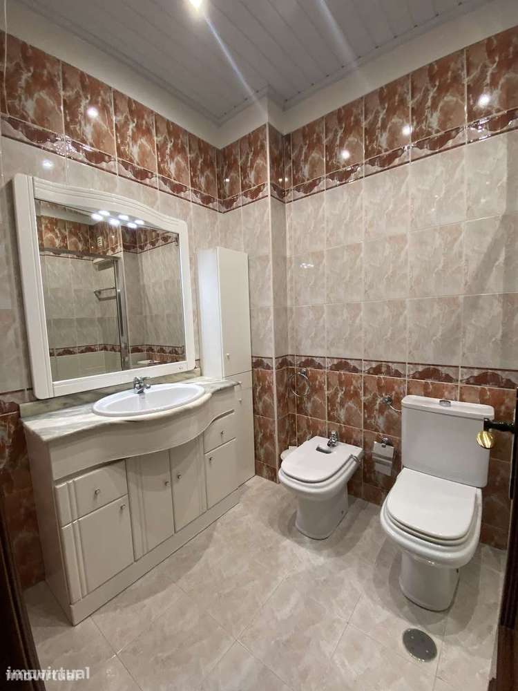 Quarto individual em apartamento sossegado junto à rodoviária - Grande imagem: 3/8