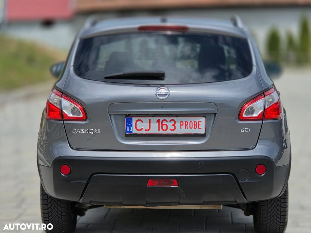 Nissan Qashqai 2.0 DCI 4 x 4 DPF Aut tekna - 11