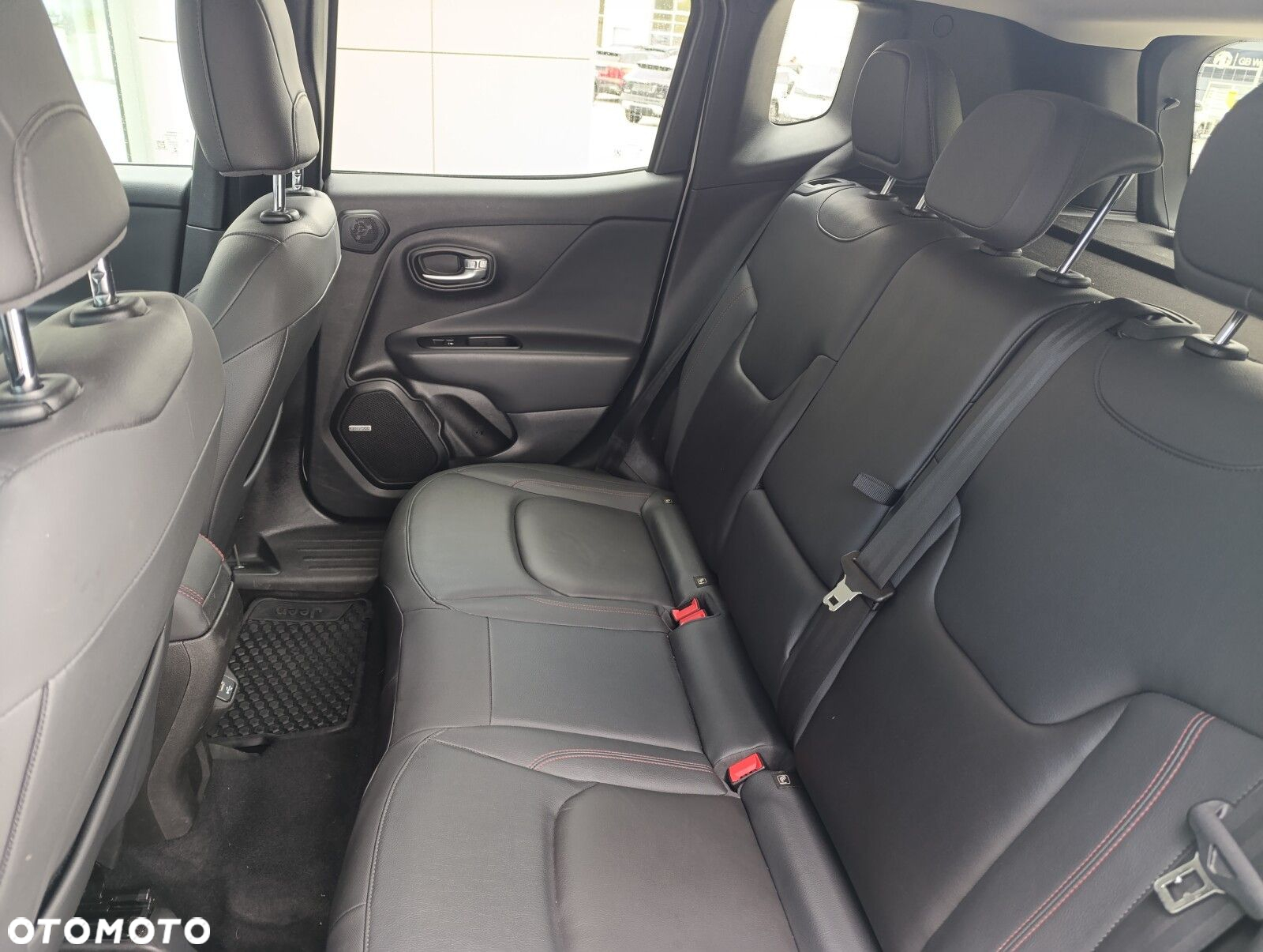 Jeep Renegade - 13
