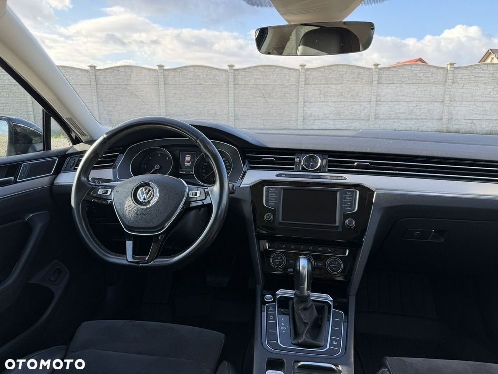 Volkswagen Passat - 15