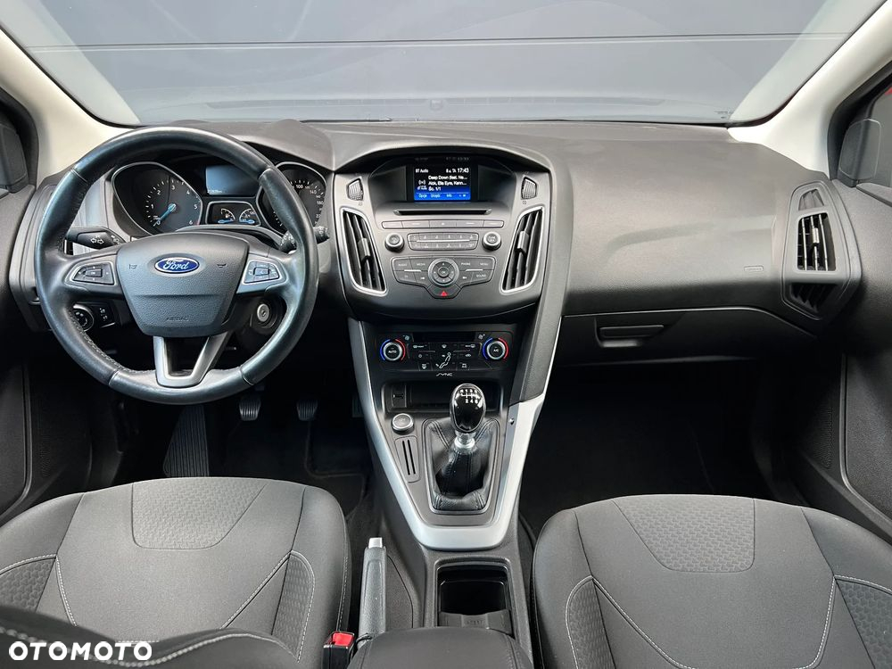 Ford Focus 1.5 TDCi Red Edition - 16