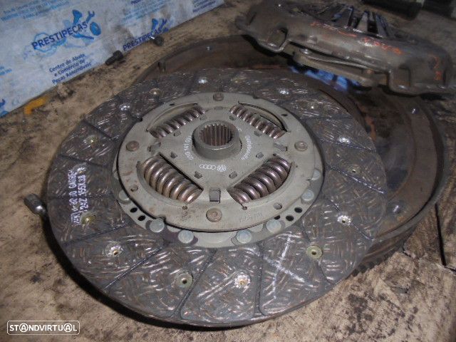 Embraiagem 06C141117 AUDI A4  8E FASE 1 2005 1.9TDI 130CV 4P PRETO LUK/24CM BIMASSA - 3