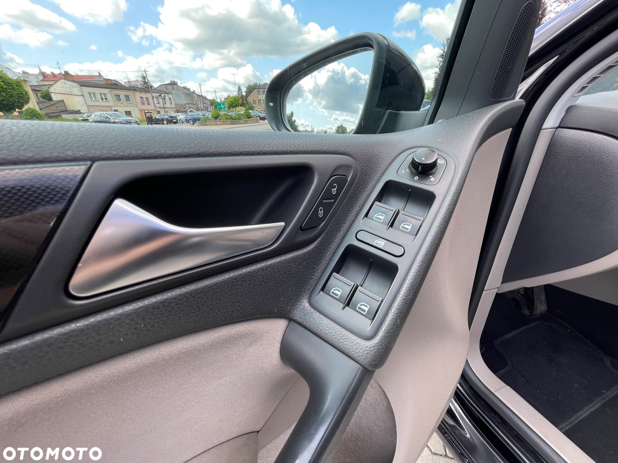 Volkswagen Golf 1.6 TDI DPF Trendline - 12