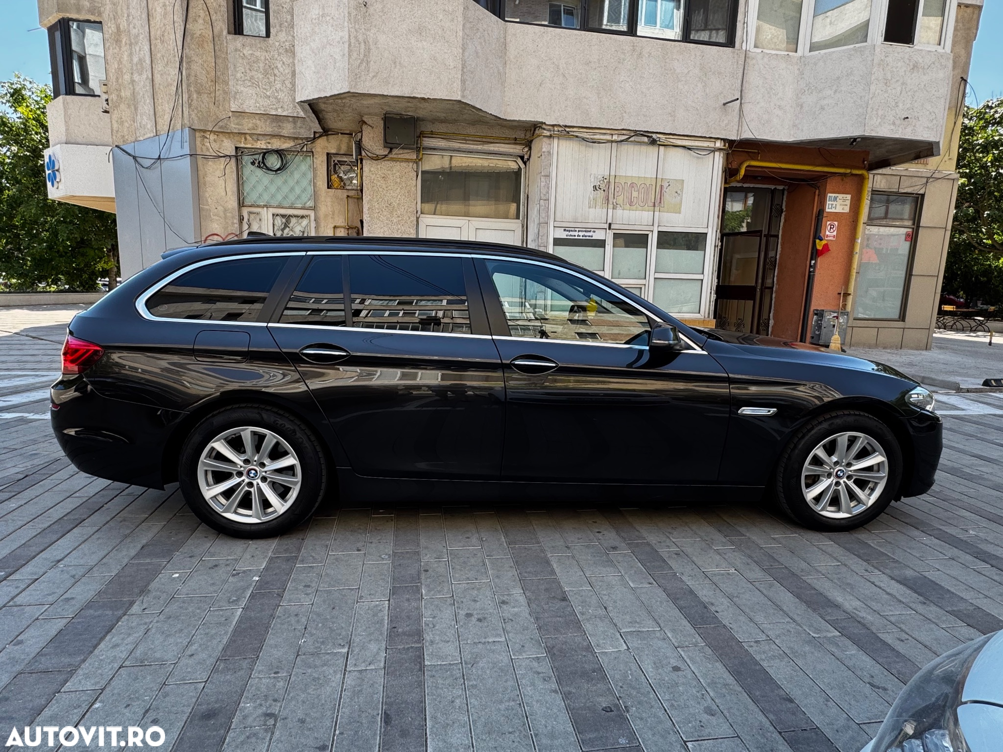 BMW Seria 5 525d xDrive AT - 14